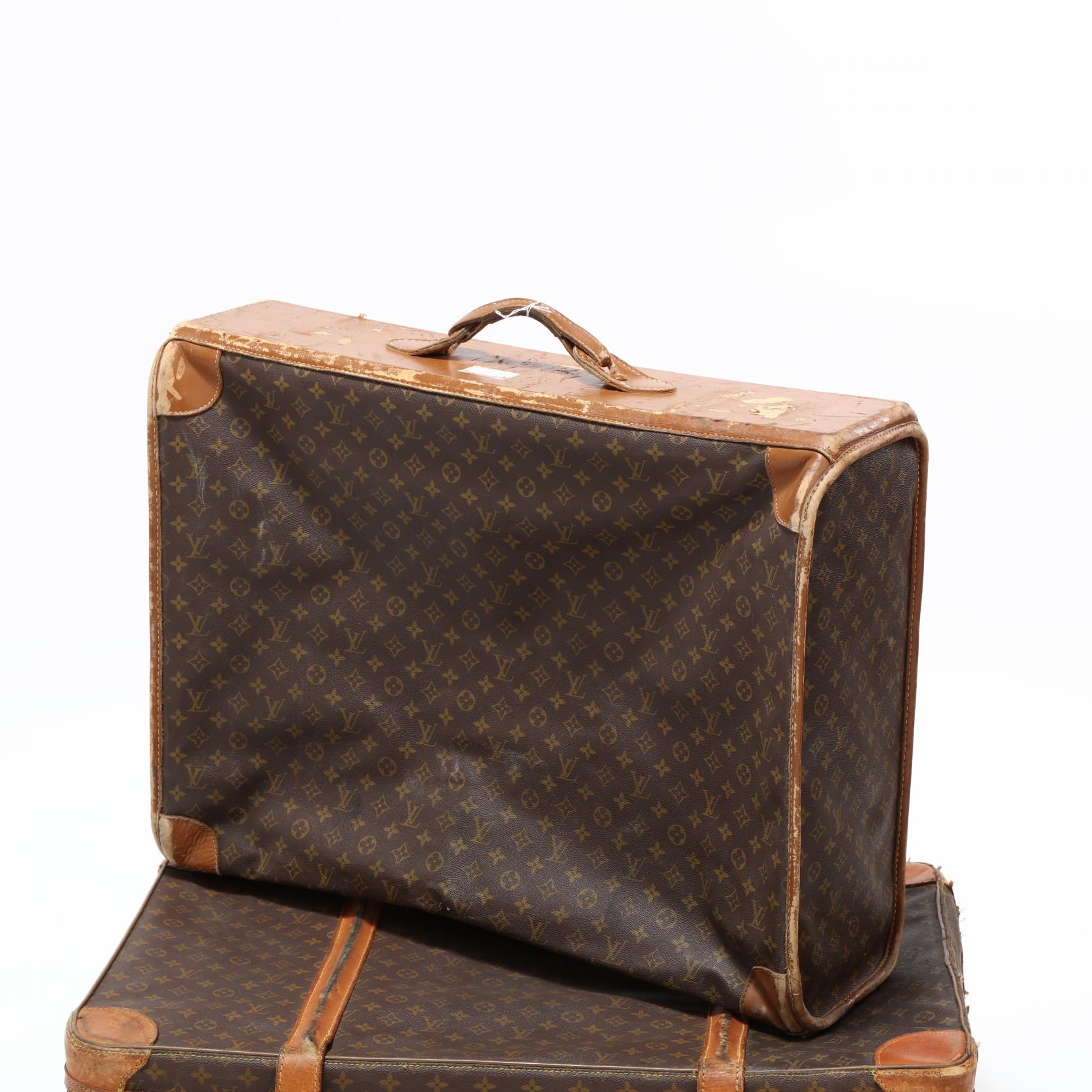 Sold at Auction: Louis Vuitton Vintage Soft Sided Travel Bag