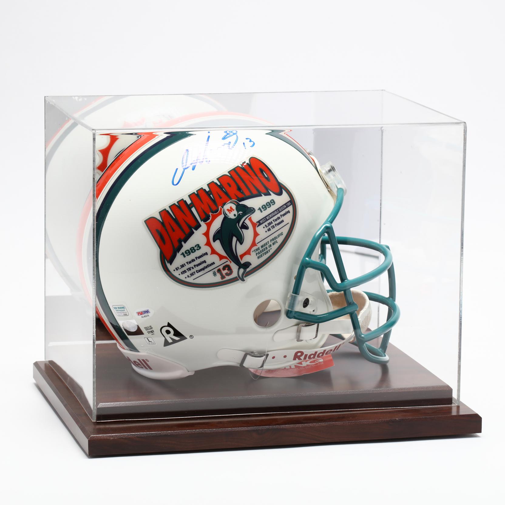 At Auction: Dan Marino Autographed Photo w/ Holographic COA