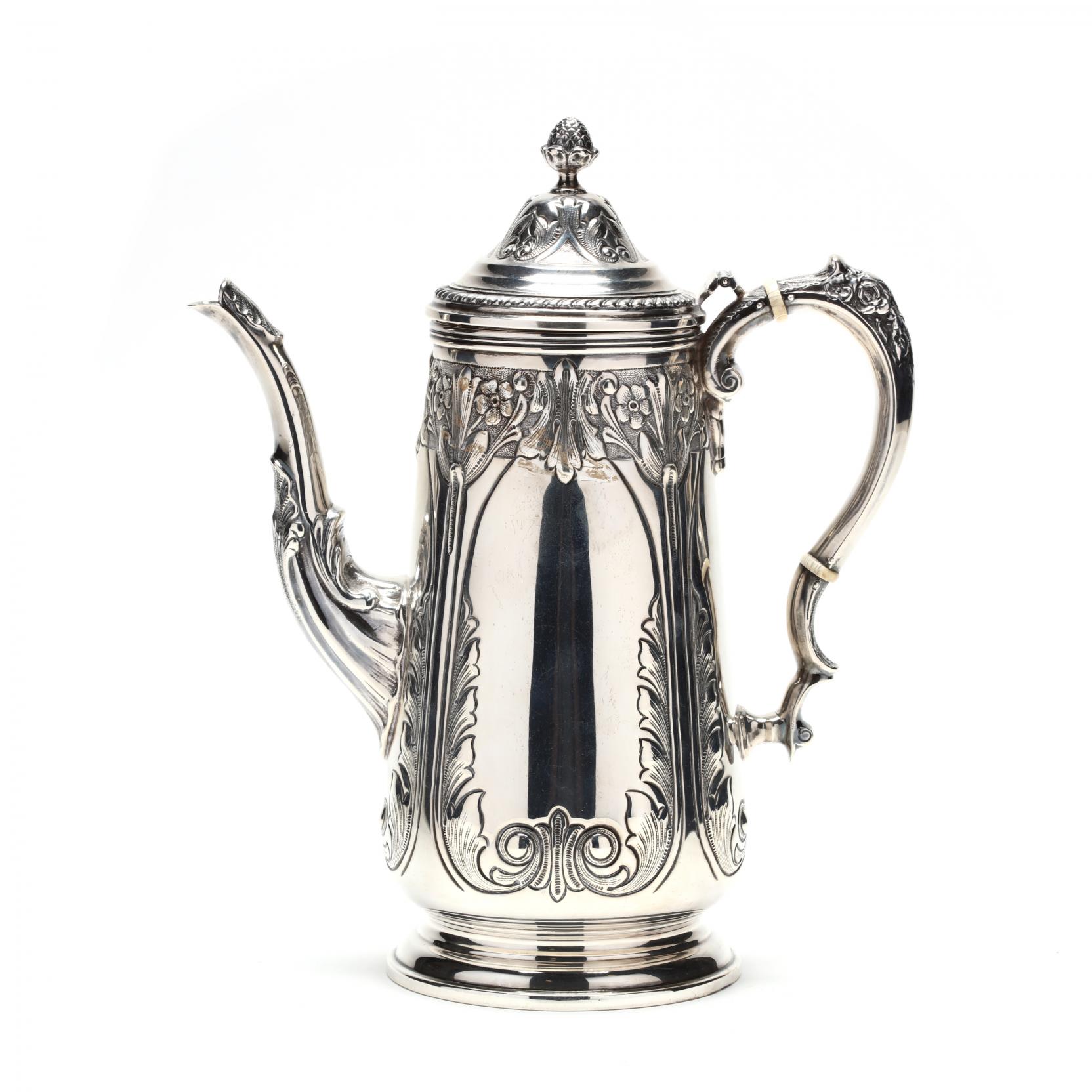 Sterling silver « à la du Belloy » Coffee pot, Paris XIXe siècle -  Ref.108099