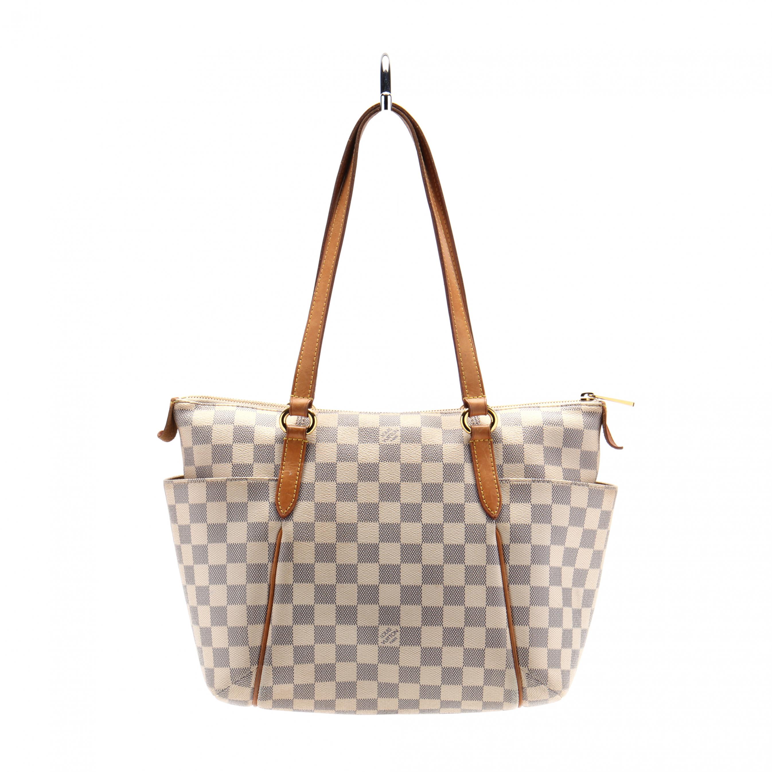 Sold at Auction: Louis Vuitton - Totally Tote Bag - Shoulder Strap -  Leather Monogram - Medium