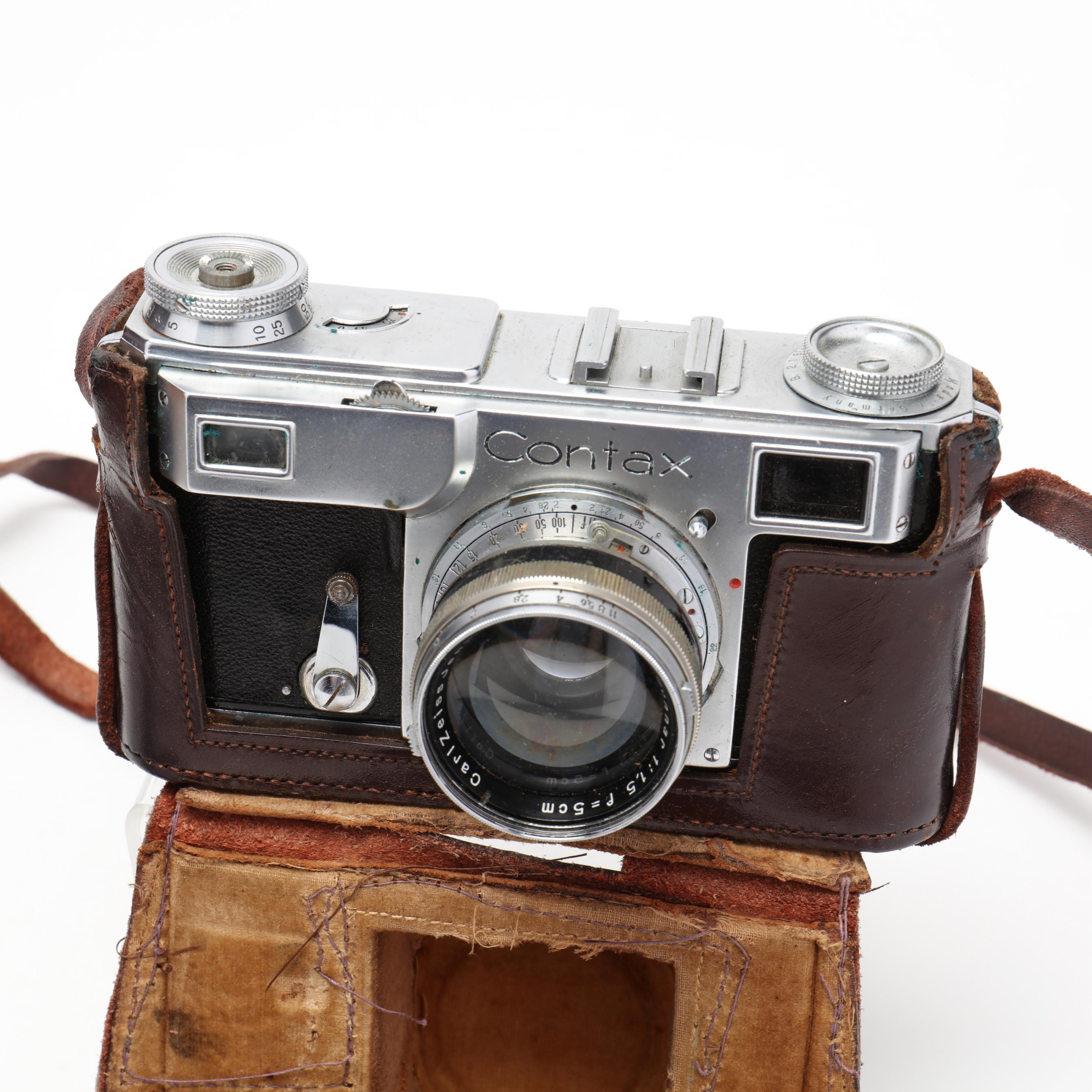 A Vintage Zeiss Ikon Camera with Accessories (Lot 522 - The End-of-Summer  Estate AuctionAug 27, 2020, 10:00am)