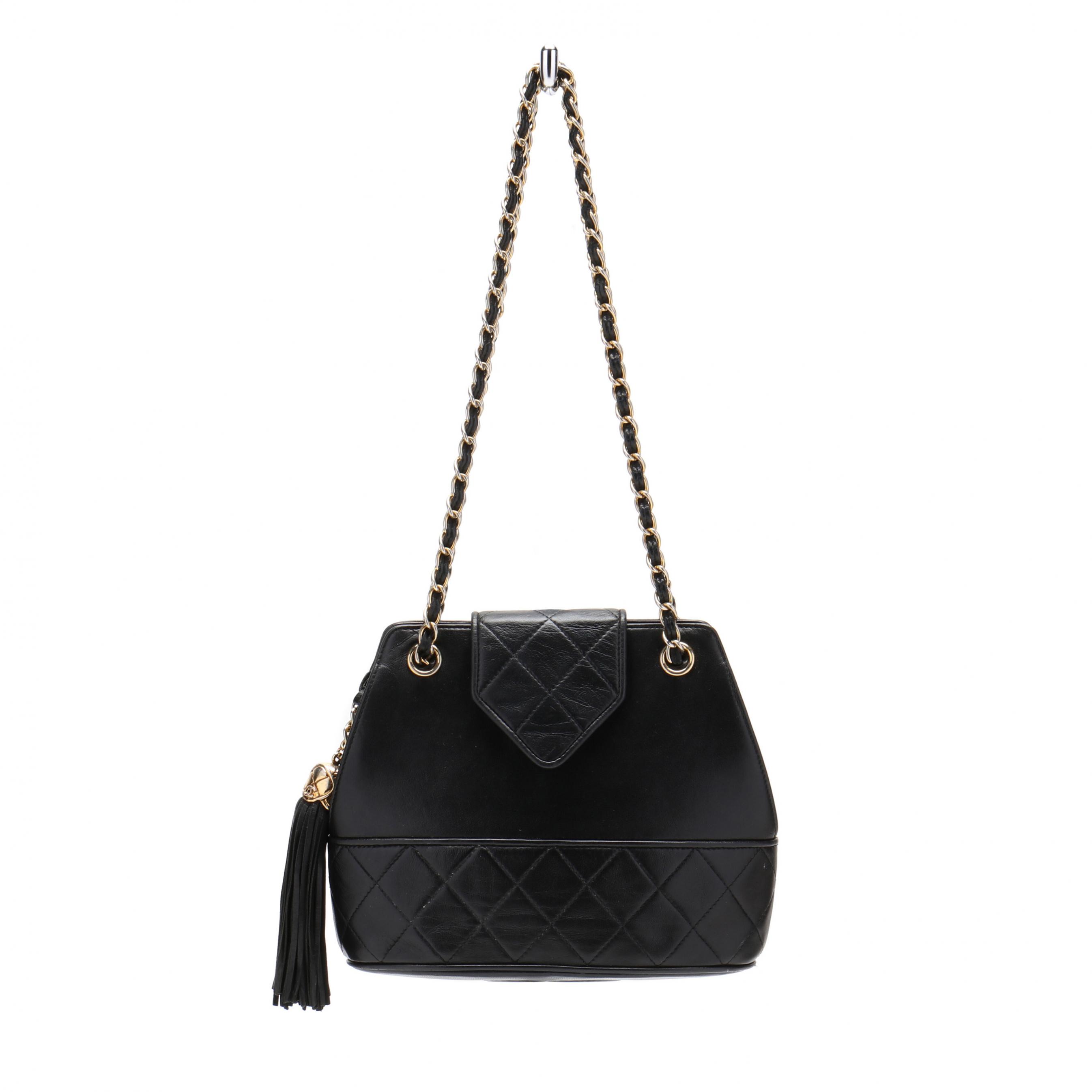 Chanel Vintage Lambskin Tassel Shoulder Bag (SHF-20875) – LuxeDH