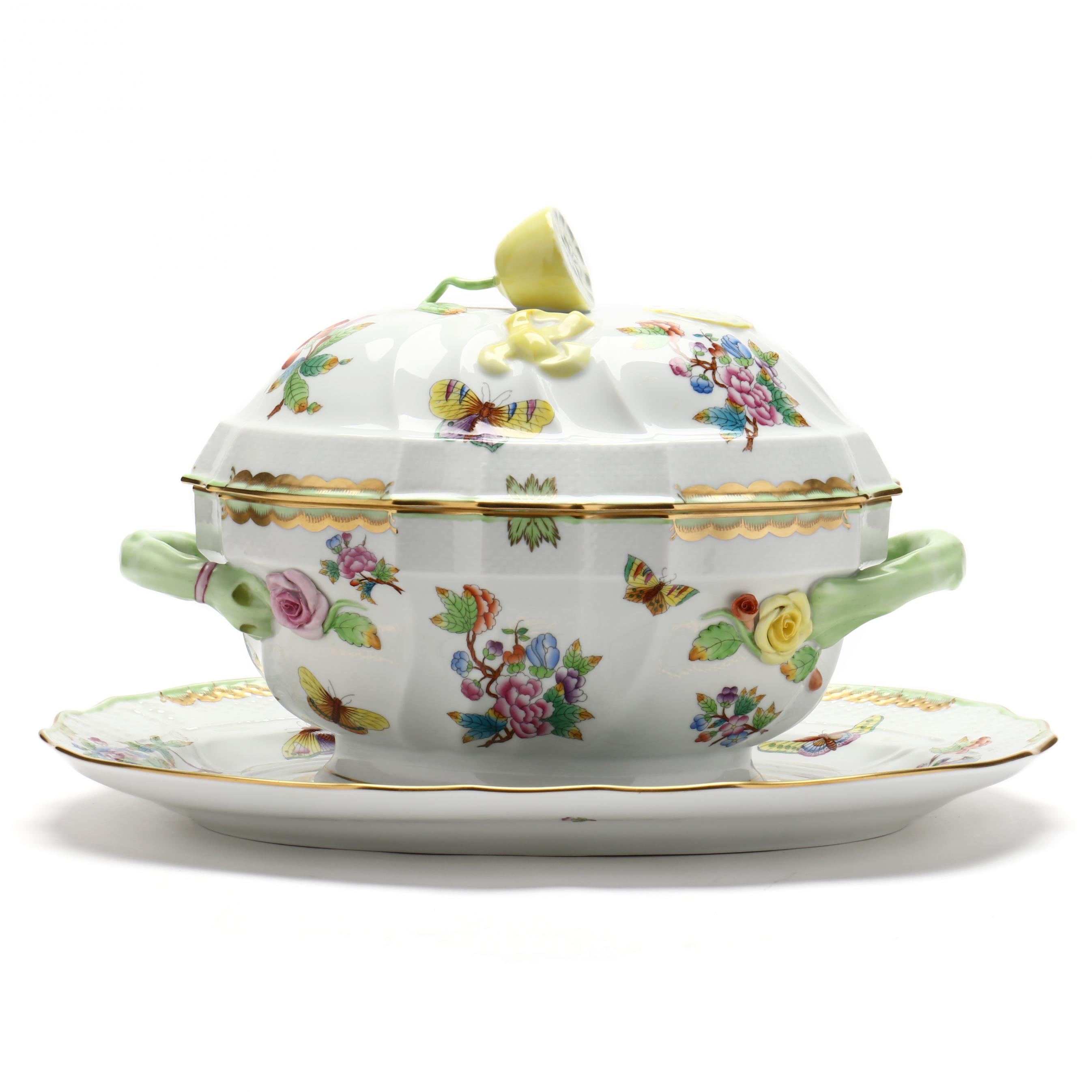 Soup Cup with Lid - Queen Victoria