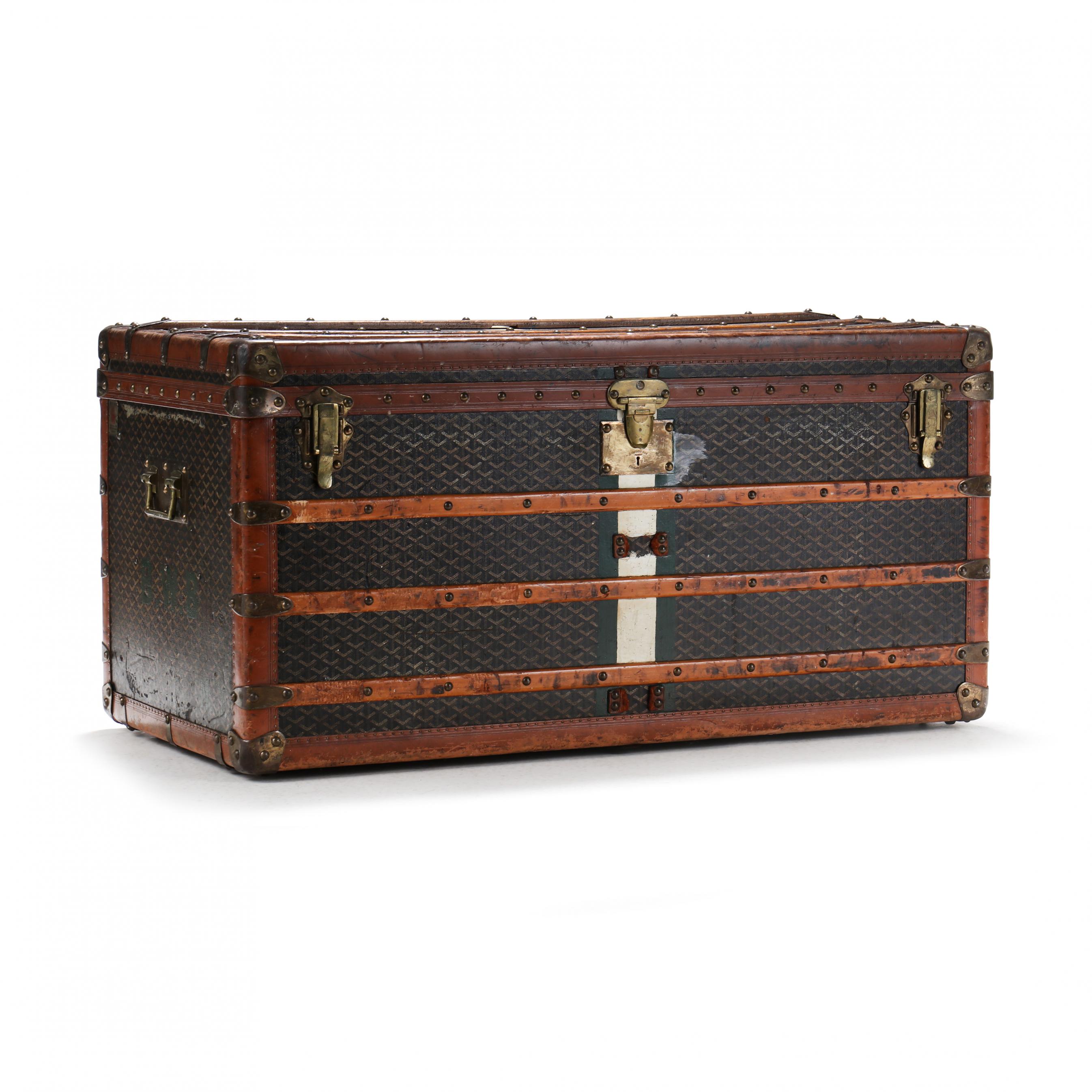 Past auction: Louis Vuitton wardrobe steamer trunk early 20th century