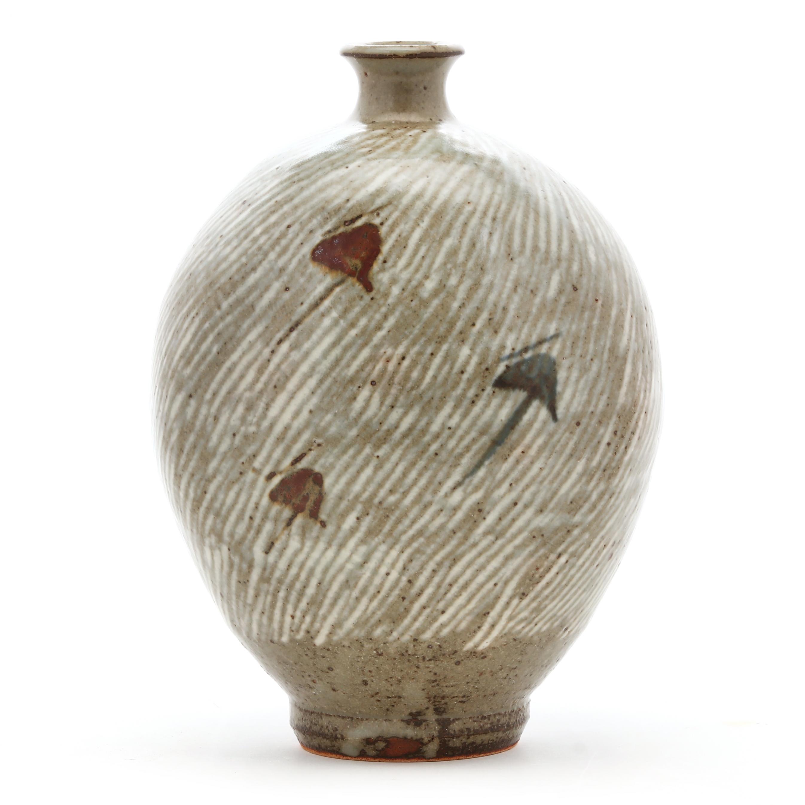 Shimaoka Tatsuzo (1919-2007), A Moon Shaped Vase with Birds (Lot 