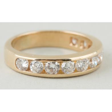 14kt-yellow-gold-diamond-wedding-band