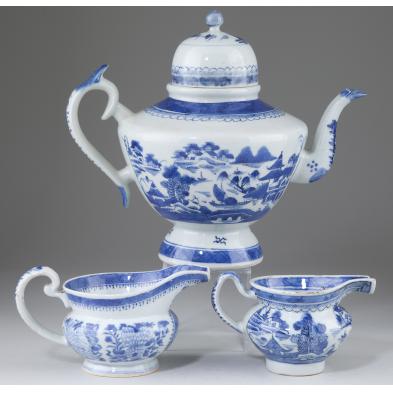 three-pieces-chinese-blue-white-porcelain