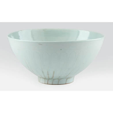 ming-dynasty-celadon-bowl-with-anhua-decoration