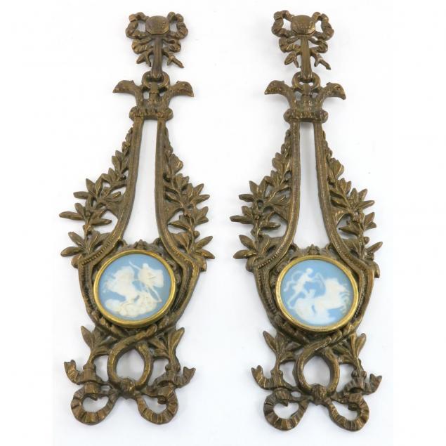 pair-of-decorative-wall-plaques-with-inset-jasperware