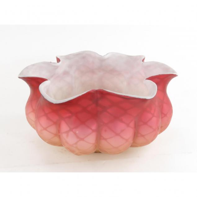 new-england-quilted-satin-glass-centerpiece-bowl