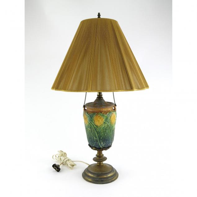 roseville-arts-and-crafts-sunflower-lamp