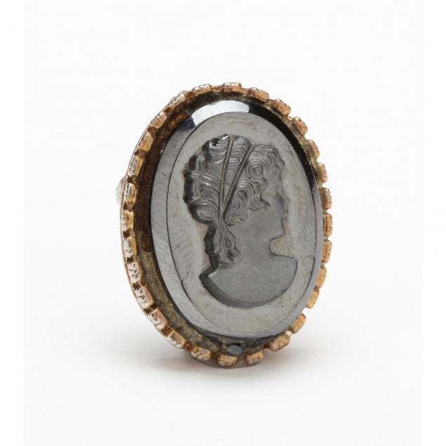 vintage-cameo-brooch