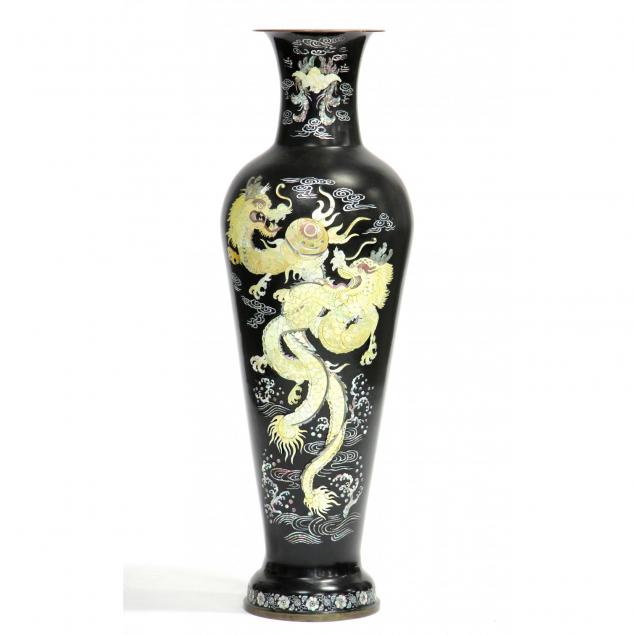 chinese-palace-sized-vase-with-mother-of-pearl-decoration