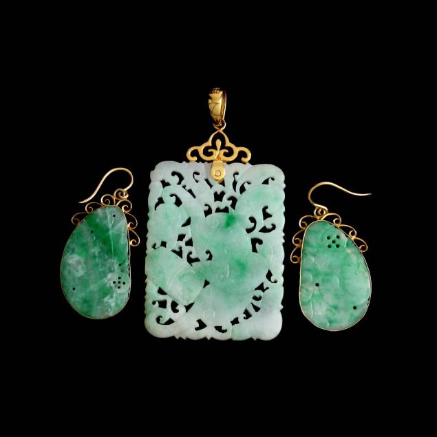18kt-jade-pendant-and-a-pair-of-14kt-jade-earrings