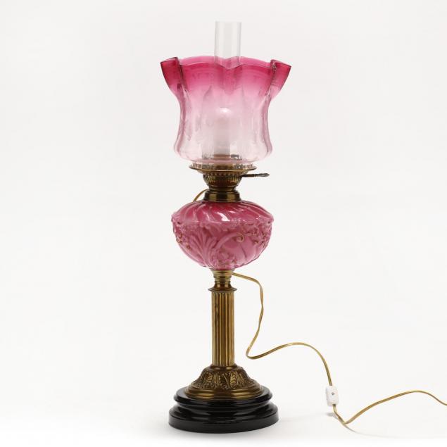 An Antique Pink Glass & Brass Oil Lamp (Lot 419 - )