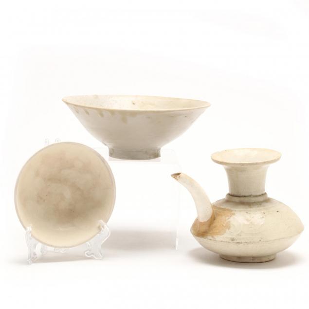 elegant-chinese-ewer-and-bowls