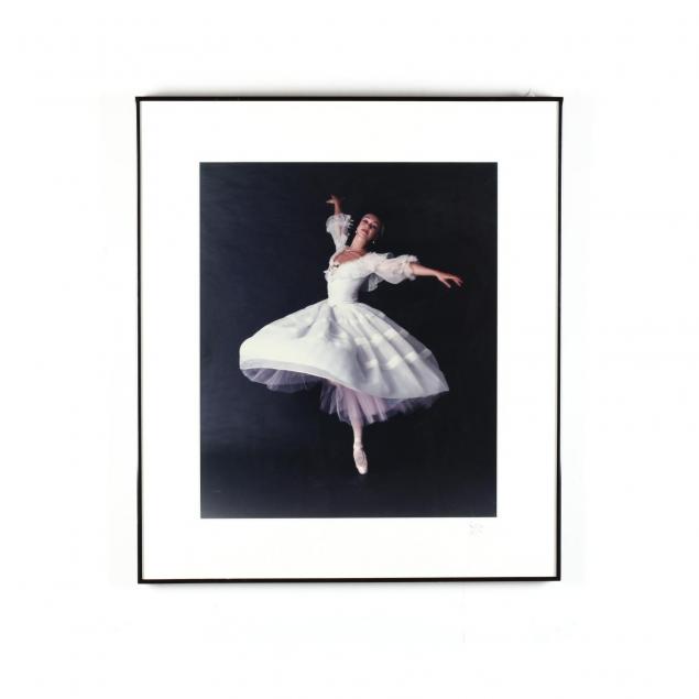 large-format-color-photograph-of-a-ballet-dancer