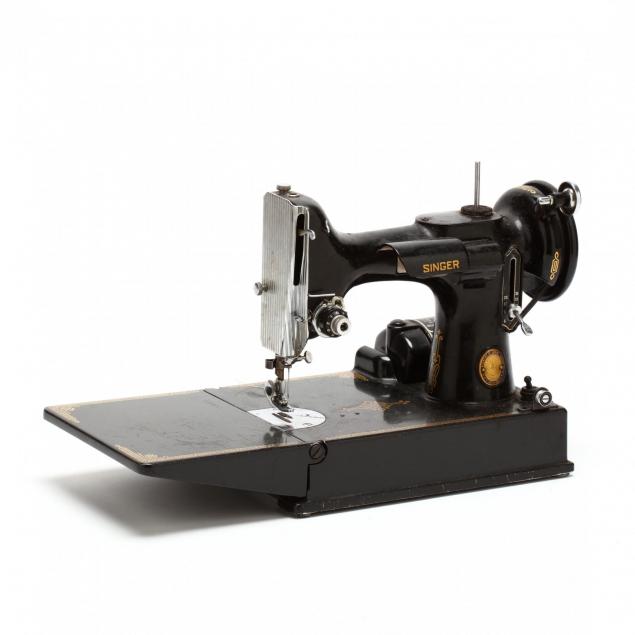 antique-singer-featherweight-sewing-machine
