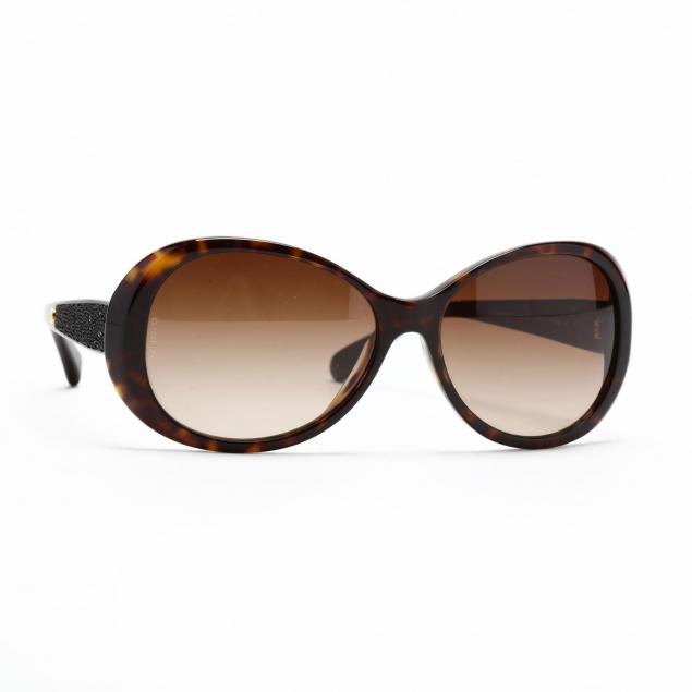 chanel-tortoise-frame-sunglasses