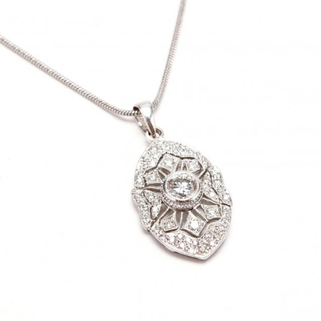 18kt-white-gold-and-diamond-pendant-necklace
