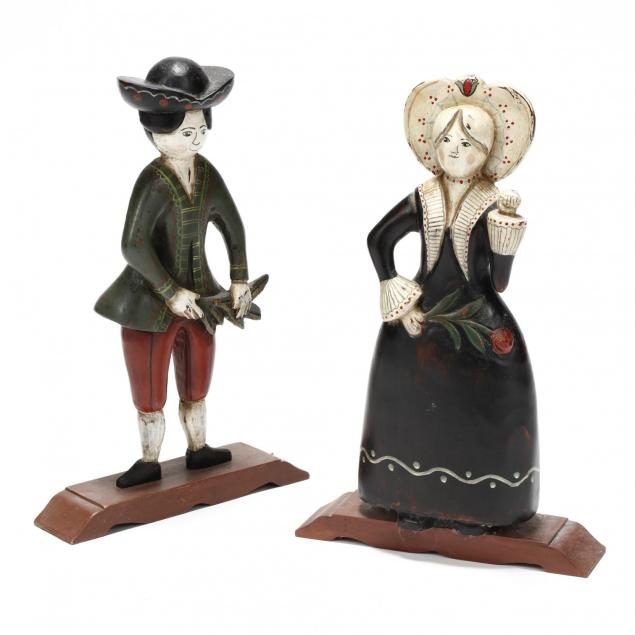 colonial-style-carved-and-painted-couple