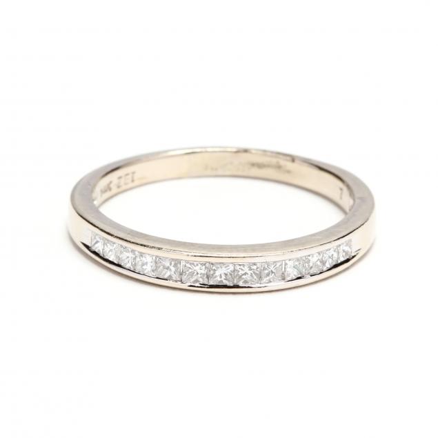 14kt-white-gold-diamond-band