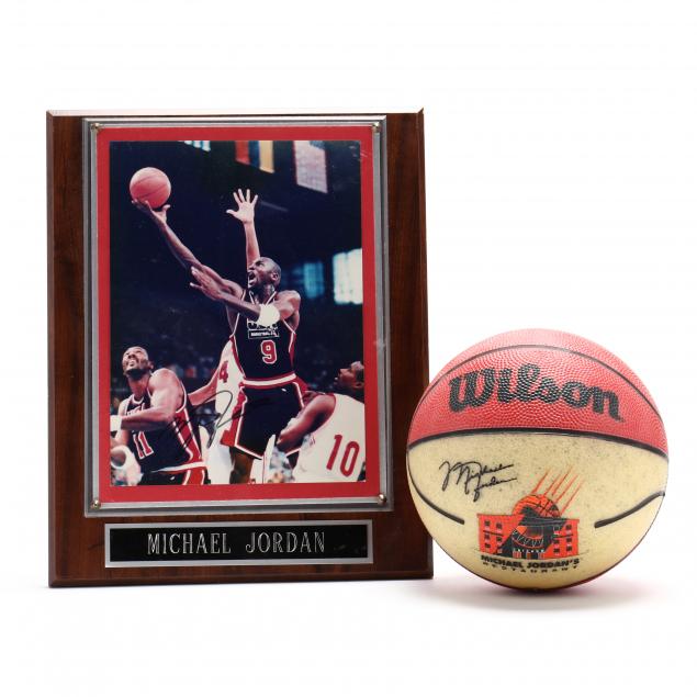 michael-jordan-s-restaurant-mini-basketball-and-signed-photograph