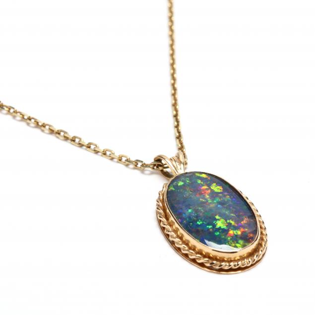 gold-and-opal-necklace