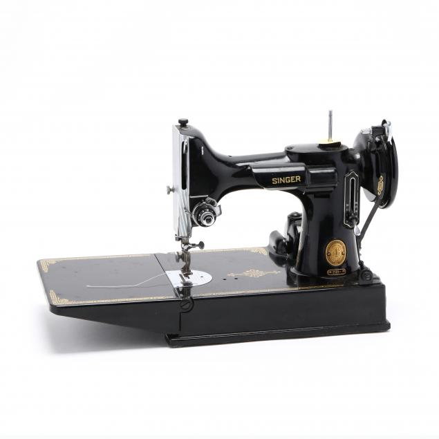 vintage-singer-featherweight-sewing-machine