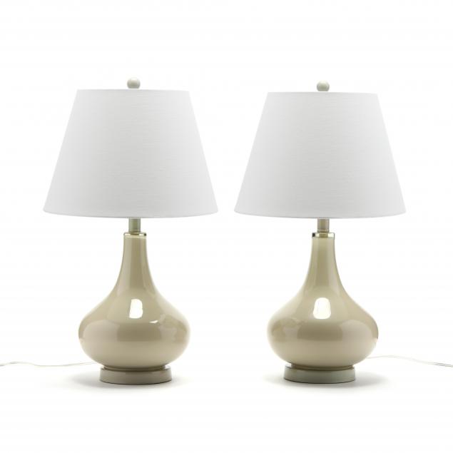 safavieh-pair-of-modern-glass-table-lamps