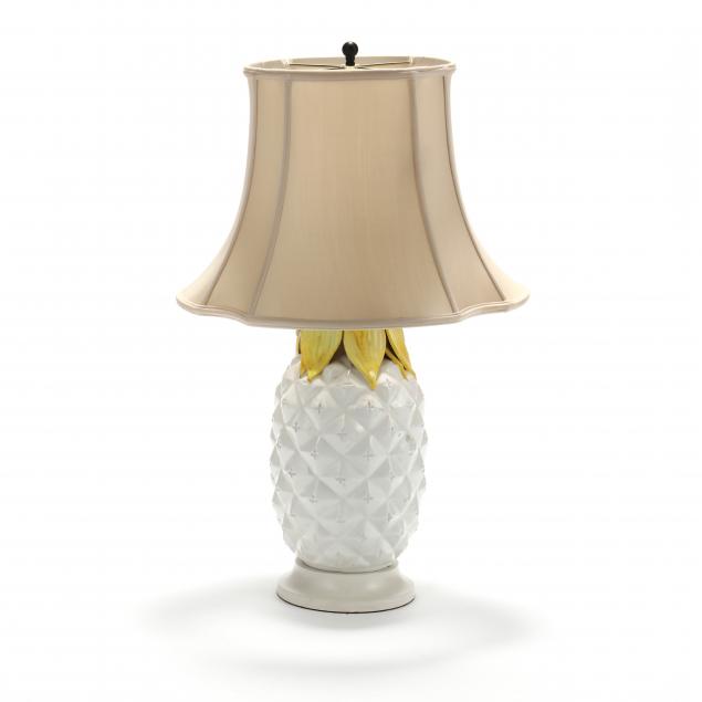 ceramic-pineapple-form-table-lamp