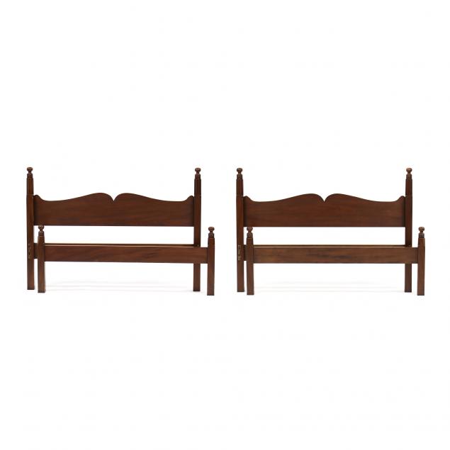 kittinger-williamsburg-adaptation-pair-of-mahogany-full-size-beds