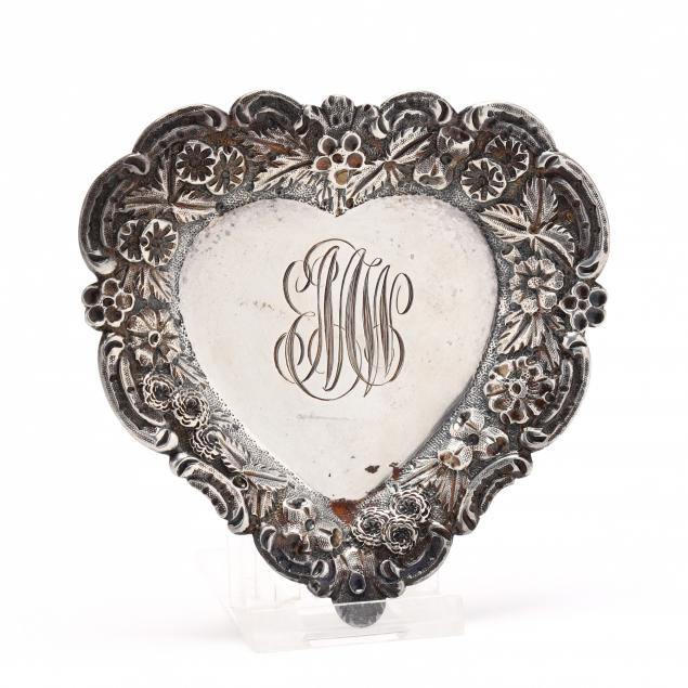 a-small-baltimore-rose-heart-form-pin-or-ring-tray