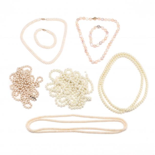 eight-pearl-and-faux-pearl-jewelry-items