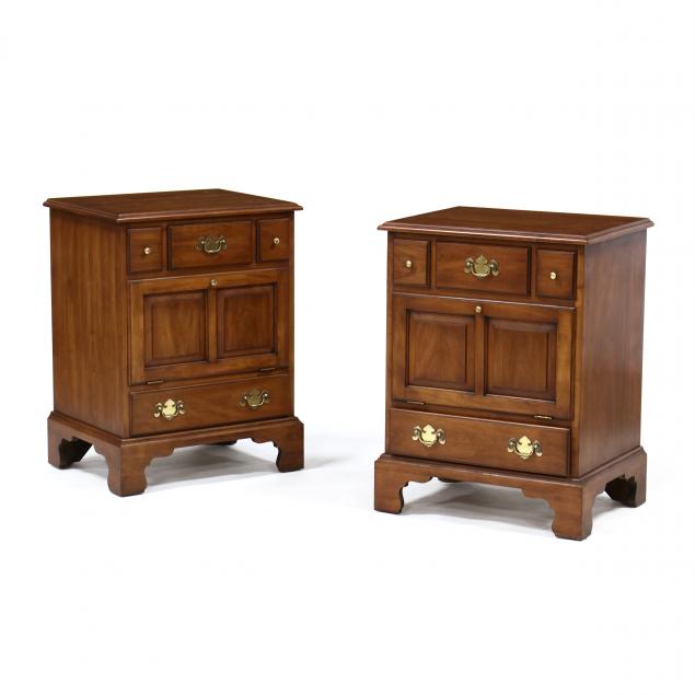 henkel-harris-pair-of-chippendale-style-bedside-chests