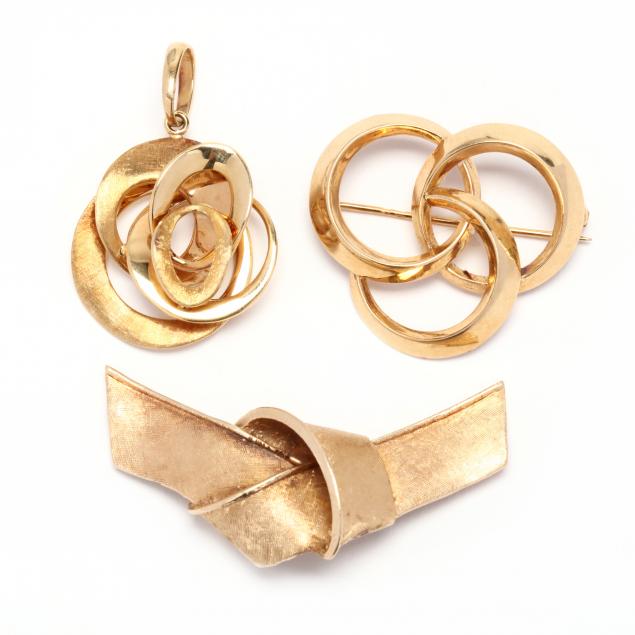 three-gold-knot-motif-jewelry-items