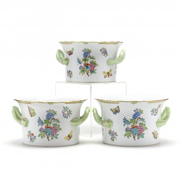 three-herend-porcelain-cachepots-queen-victoria