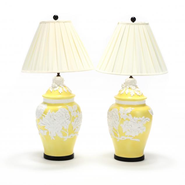 chapman-pair-of-vintage-chinoiserie-table-lamps