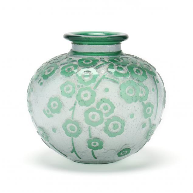 daum-large-art-deco-green-hawthorne-glass-vase