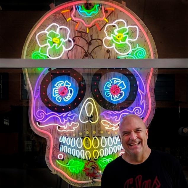 light-it-up-with-nate-sheaffer-custom-neon-wall-sculpture-from-glas-studios