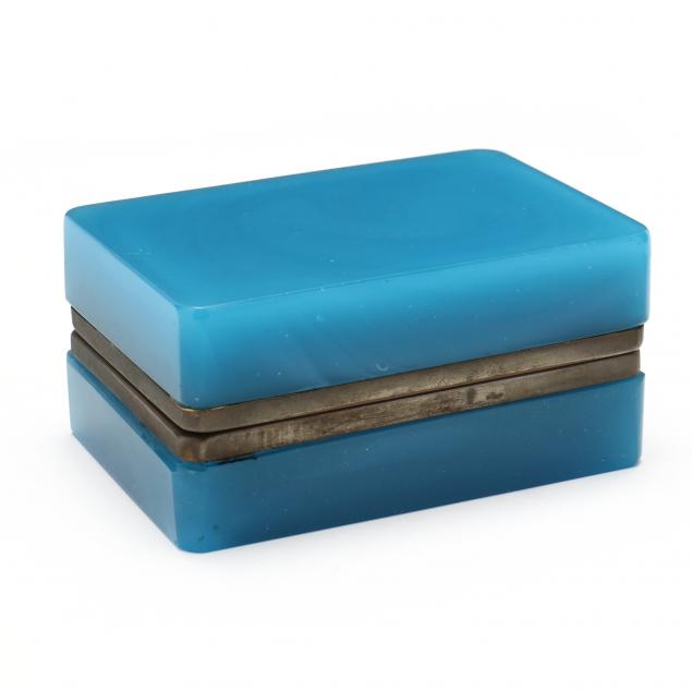 blue-opaline-dresser-box
