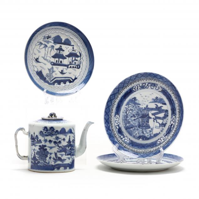 a-chinese-export-blue-and-white-canton-teapot-and-three-plates