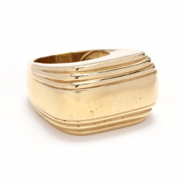 a-wide-gold-ring