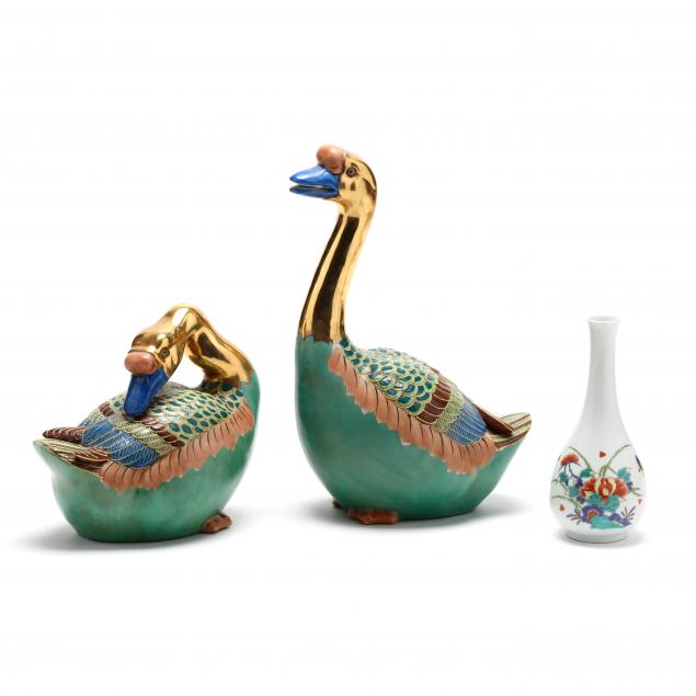 a-pair-of-contemporary-chinese-ducks-and-a-bud-vase