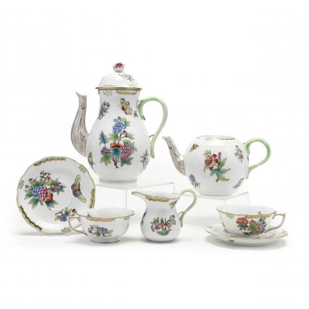 herend-i-queen-victoria-i-porcelain-partial-tea-coffee-service
