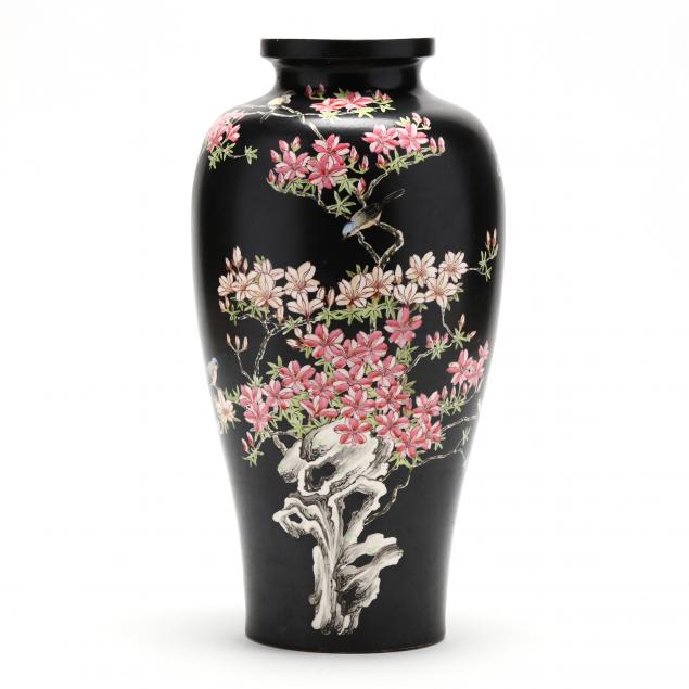 a-japanese-porcelain-vase-with-birds-and-flowers