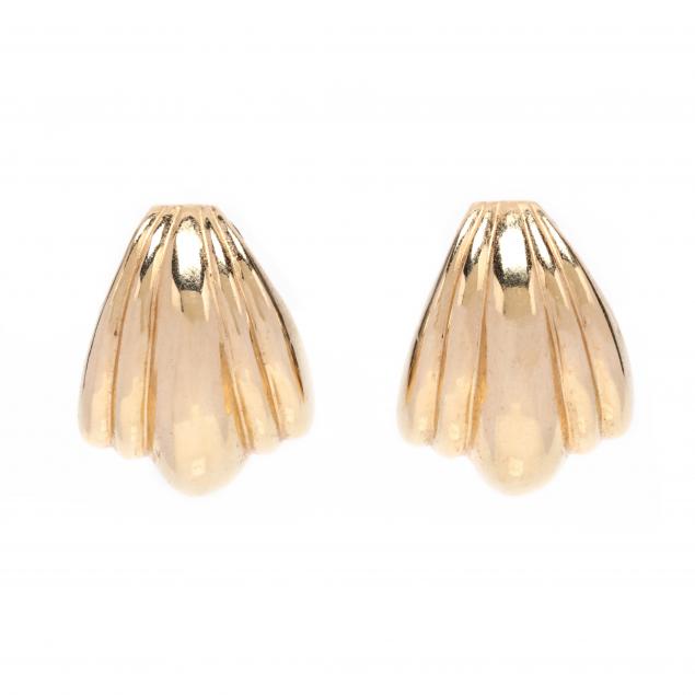 gold-earrings-maz