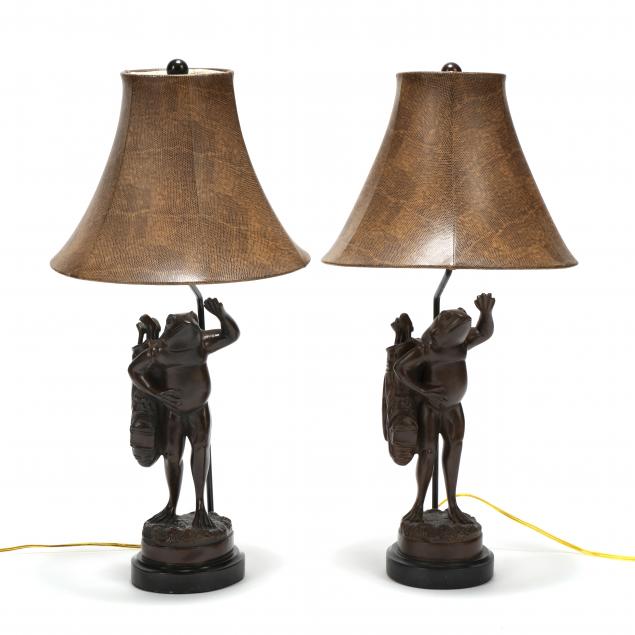 pair-of-decorative-frog-golfer-table-lamps