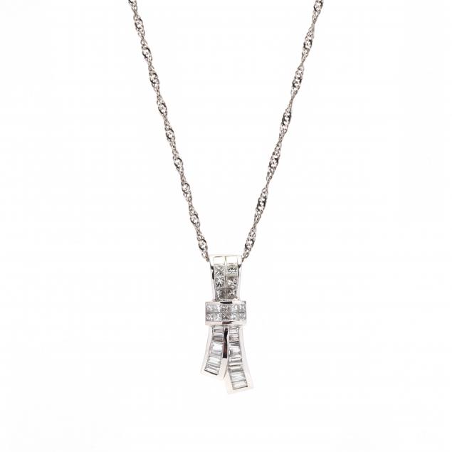 white-gold-diamond-pendant-necklace