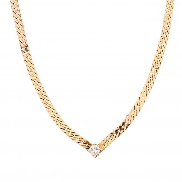 gold-and-diamond-necklace
